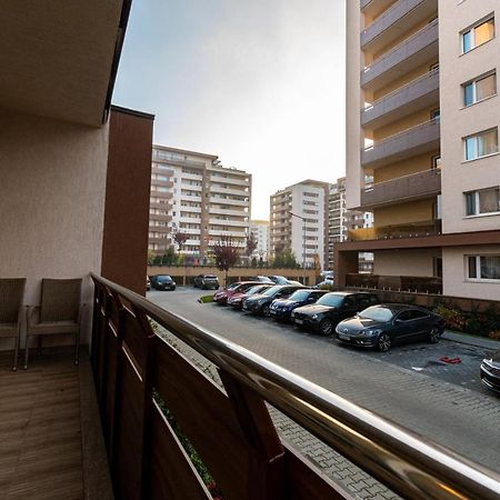 Yan Apartment - Near Mall & Free Private Parking Braşov Extérieur photo